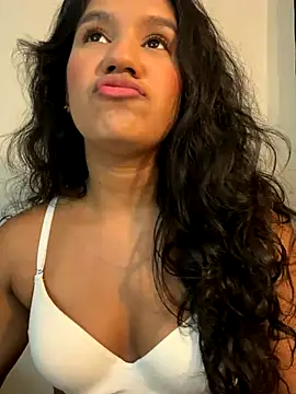 Lyria Diamond online show from 10-23-25, 03:39