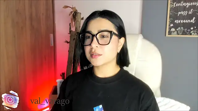 Snapshot of val_varago chatting on 06-08-26, 11:05 val varago online show from 06-08-26, 11:05