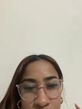 Snapshot of flore-cita chatting on 09-28-25, 04:51 flore-cita online show from 09-28-25, 04:51