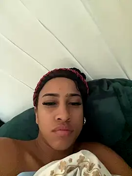 Snapshot of flore-cita chatting on 10-05-25, 03:43 flore-cita online show from 10-05-25, 03:43