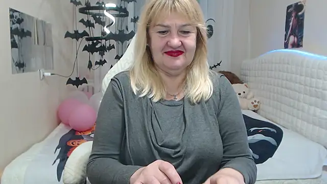 EmmaEllison online show from 10-29-25, 06:59