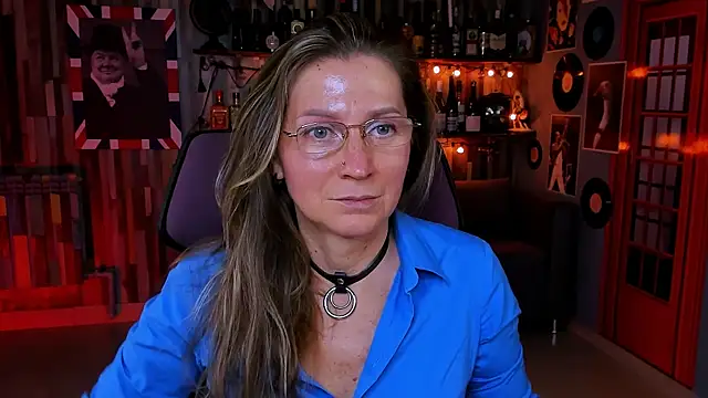 Snapshot of UmaSpace chatting on 09-15-25, 01:11 UmaSpace online show from 09-15-25, 01:11