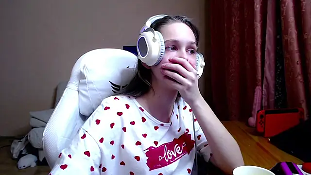 SharybbFace online show from 10-31-25, 03:13