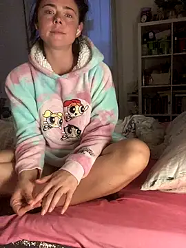 Snapshot of Mia_Winters chatting on 10-27-25, 05:28 Mia Winters online show from 10-27-25, 05:28