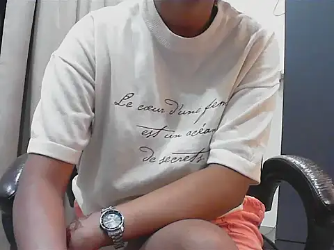 short girl  online show from 09-28-25, 04:45