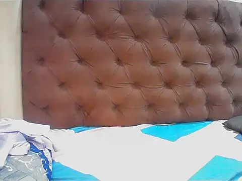 short girl  online show from 10-15-25, 04:29