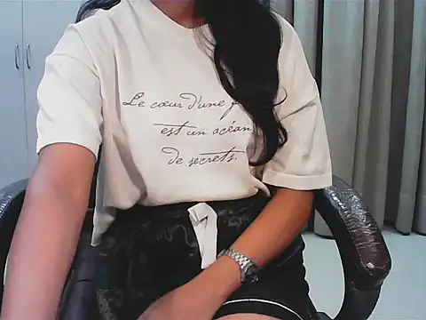 short girl  online show from 11-07-25, 04:40