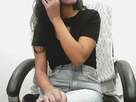 short girl  online show from 05-29-26, 05:22