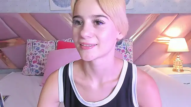 Snapshot of ChloeLaurentt chatting on 01-09-26, 03:04 ChloeLaurentt online show from 01-09-26, 03:04