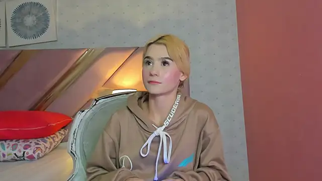 Snapshot of ChloeLaurentt chatting on 01-10-26, 01:24 ChloeLaurentt online show from 01-10-26, 01:24