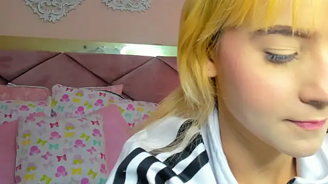 Snapshot of ChloeLaurentt chatting on 02-04-26, 02:01 ChloeLaurentt online show from 02-04-26, 02:01