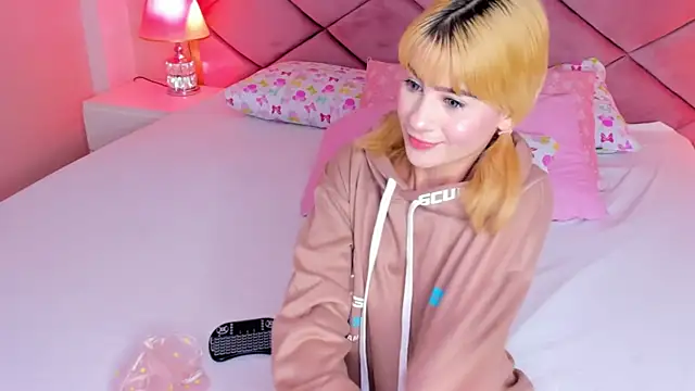 Snapshot of ChloeLaurentt chatting on 02-07-26, 02:54 ChloeLaurentt online show from 02-07-26, 02:54