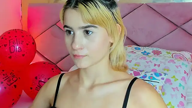 Snapshot of ChloeLaurentt chatting on 02-16-26, 10:28 ChloeLaurentt online show from 02-16-26, 10:28