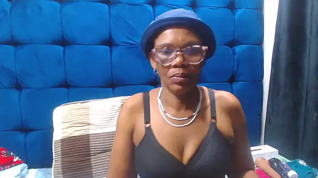 SexyBeverly  online show from 10-21-25, 06:08
