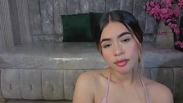Snapshot of lilith4_s chatting on 05-16-26, 01:32 lilith4 s online show from 05-16-26, 01:32