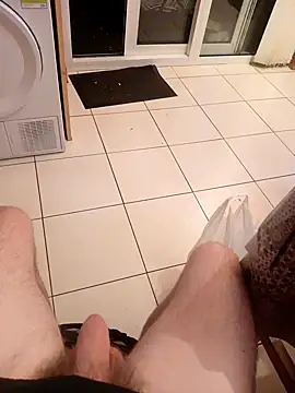 Mags1061 online show from 10-18-25, 01:41