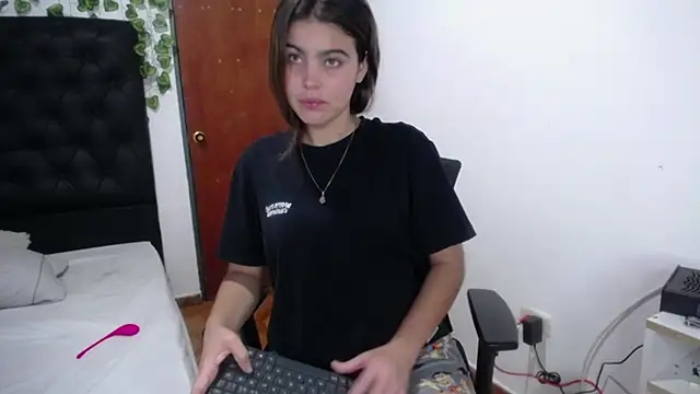 isabel 09 online show from 11-06-25, 03:07