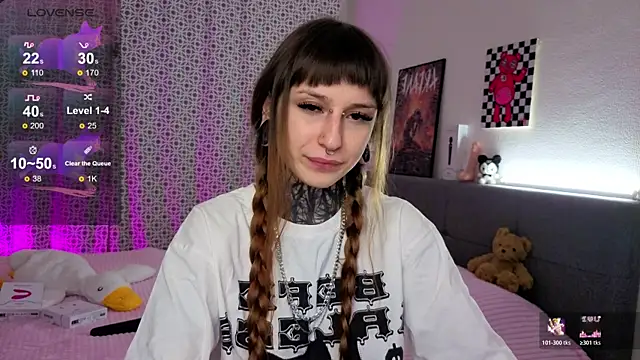 LilithPoison online show from 12-19-25, 06:04