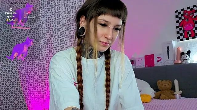 LilithPoison online show from 02-12-26, 06:03