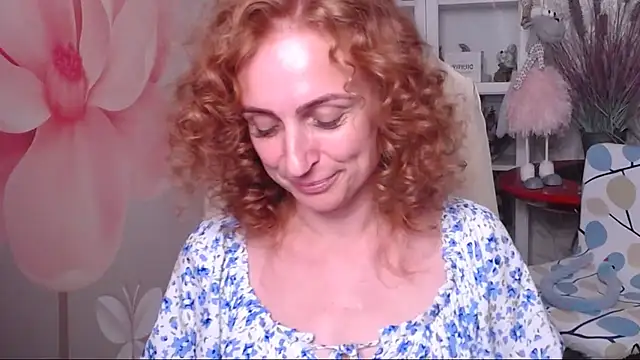 Snapshot of Venus_love1 chatting on 06-10-26, 05:45 Venus love1 online show from 06-10-26, 05:45