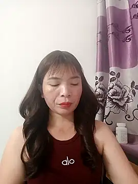 Livelulu online show from 10-21-25, 04:57