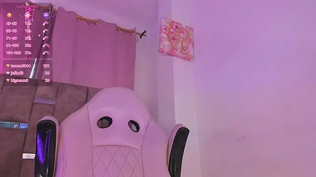 Snapshot of Mia_royal chatting on 06-06-26, 06:23 Mia royal online show from 06-06-26, 06:23