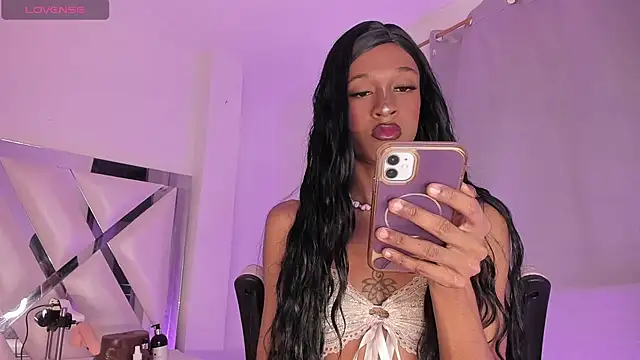 Snapshot of Mia_royal chatting on 07-19-26, 04:33 Mia royal online show from 07-19-26, 04:33