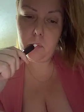 Snapshot of Piccolamonella29 chatting on 09-25-25, 02:15 Piccolamonella29 online show from 09-25-25, 02:15