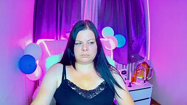 Snapshot of BritneyRaine chatting on 09-30-25, 12:21 BritneyRaine online show from 09-30-25, 12:21