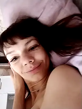 Snapshot of AliceSwan1122 chatting on 07-14-26, 02:45 AliceSwan1122 online show from 07-14-26, 02:45