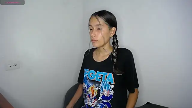 Amber Miiller2 online show from 11-20-25, 09:47