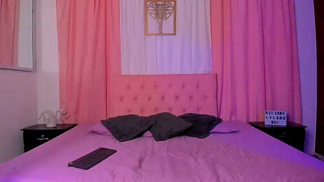 Nova Luv  online show from 10-11-25, 01:31