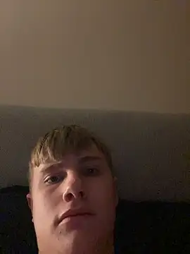 Sammyboy2211 online show from 10-27-25, 01:20