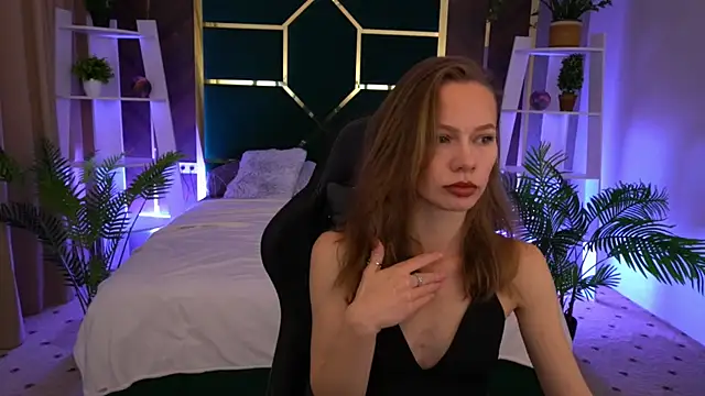 ShyySiren online show from 11-19-25, 08:36