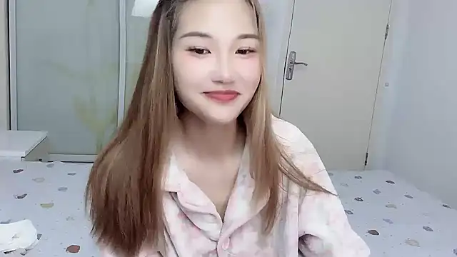 Snapshot of W-Sunflower chatting on 10-16-25, 06:14 W-Sunflower online show from 10-16-25, 06:14