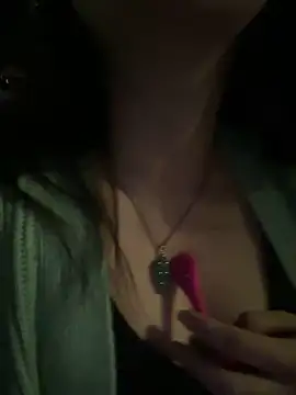 Snapshot of smile-520 chatting on 12-19-25, 01:18 smile-520 online show from 12-19-25, 01:18