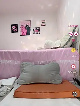 Snapshot of qianhan_x chatting on 06-20-26, 03:26 qianhan x online show from 06-20-26, 03:26