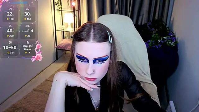 Snapshot of KarenSmitht chatting on 12-20-25, 03:41 KarenSmitht online show from 12-20-25, 03:41