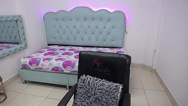 Cordelia Perlman online show from 10-30-25, 01:12