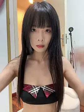 Snapshot of qiqi_x chatting on 04-28-26, 12:43 qiqi x online show from 04-28-26, 12:43