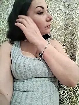 Snapshot of Mia24Blove chatting on 03-18-26, 10:51 Mia24Blove online show from 03-18-26, 10:51