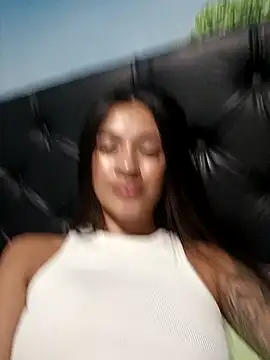 Snapshot of MiQeilaSweet chatting on 01-18-26, 02:04 MiQeilaSweet online show from 01-18-26, 02:04