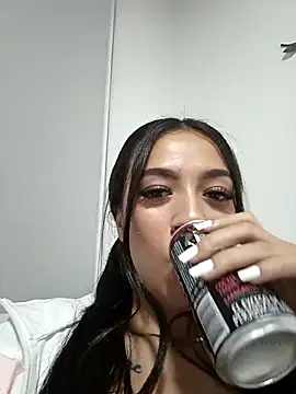 Snapshot of MiQeilaSweet chatting on 02-15-26, 12:29 MiQeilaSweet online show from 02-15-26, 12:29