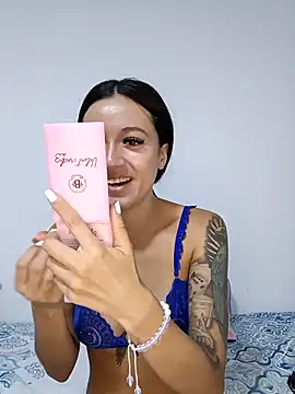 Snapshot of MiQeilaSweet chatting on 02-18-26, 11:11 MiQeilaSweet online show from 02-18-26, 11:11