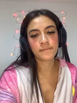 Snapshot of MiQeilaSweet chatting on 02-23-26, 11:02 MiQeilaSweet online show from 02-23-26, 11:02