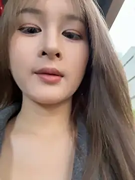 yuki june online show from 02-12-26, 10:21