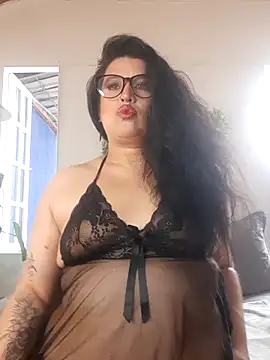 Snapshot of Andrea_secret_ chatting on 04-24-26, 02:08 Andrea secret online show from 04-24-26, 02:08