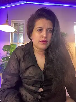 Snapshot of Andrea_secret_ chatting on 06-06-26, 02:00 Andrea secret online show from 06-06-26, 02:00