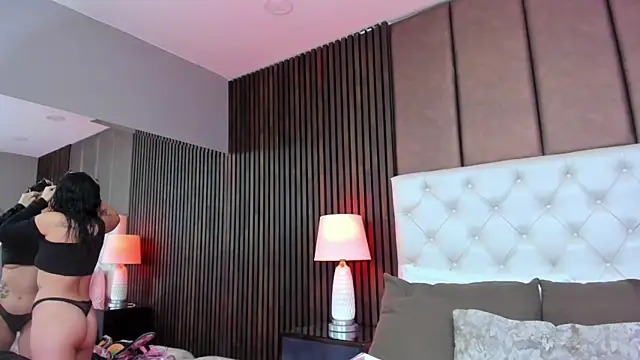 Snapshot of SamyySwet chatting on 11-23-25, 01:05 SamyySwet online show from 11-23-25, 01:05