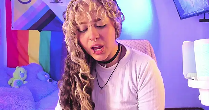 NekoWaifu online show from 11-18-25, 02:10